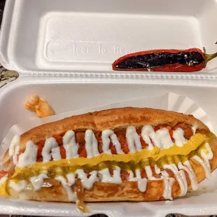 Sonoran hot dog con Todo and guero pepper