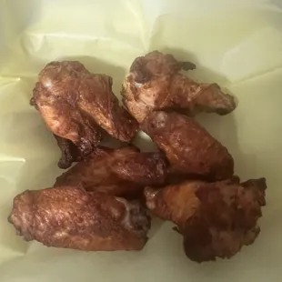 Delicious Plain 6 pieces Bone in wings.