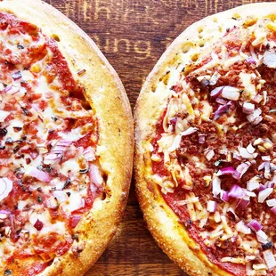 Aries pizza, Zodiac class. A simple combination with bold flavor. non-vegan and vegan versions. www.tmamas.com