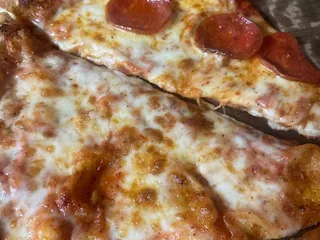 Giorgios NY Pizza
