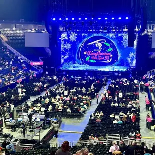 Mariah Carey &apos;Merry Christmas One and All!&apos; Tour