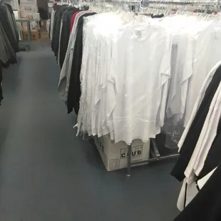 White Tee&apos;s