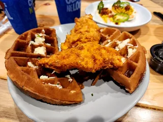 Chicken N Pickle- Kansas City