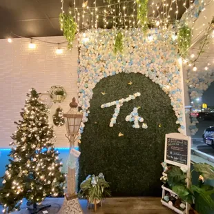 12.21.22 Holiday decorations....love it!