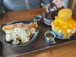 LUMI Dessert Cafe