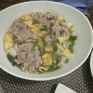 Sen Yai Moo Sub