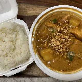 Mussa-Mun Thai Curry