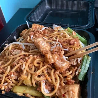 Pad Thai Yellow Noodles