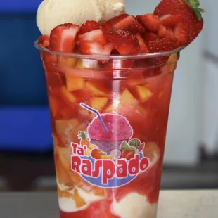 Raspado de fresa con nieve