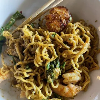 Creamy Scallop and Shrimp Noodle
