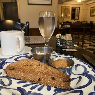 Oat scone with homemade apple butter