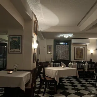 sushi and sashimi, interior