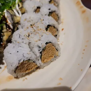 Vegan spicy tuna roll