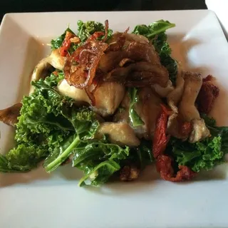 Oyster Mushroom and Kale Sauté