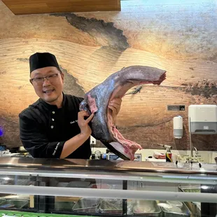 Chef Kim with super fresh tuna head!