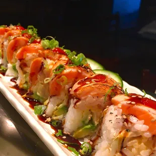 Seared salmon roll