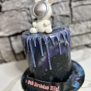  spaceman on top of a cake