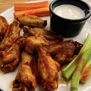 chicken wings and fried chicken, poultry, chicken, bbq wings, chicken wings, bbq chicken, fried chicken wings, fried chicken, food