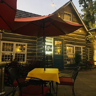 This quaint restaurant has been out in our favorite list.