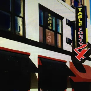 the outside of a restaurant