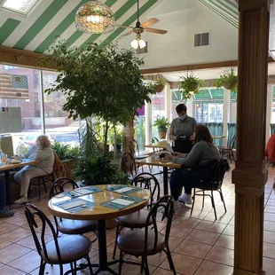 Front dining area