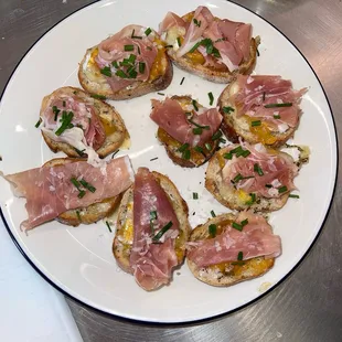 Prosciutto, Brie, and apricot crostini