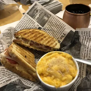 Smoked Gouda Mac and Cheese