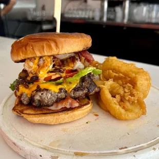 Mar Y Tierra Burger