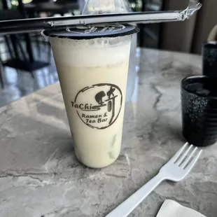 Jasmine milk tea no boba add matcha pudding