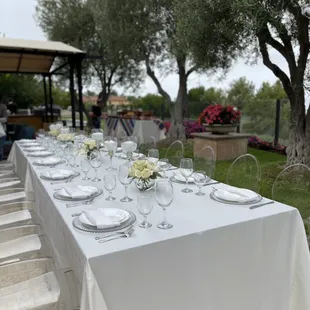 You can have an elegant affair by also using our event company PersianoEvents.com for setting up your event