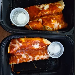 This is what you get when you pay $2 extra for and ask for extra red sauce. No extra sauce and not even sauce on the ends of the enchiladas.
