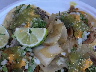 Tacos Los Tres Reyes