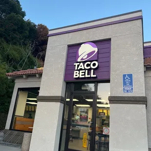 The BEST Taco Bell in OC!!