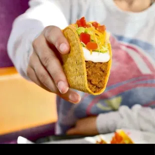 how the fuck this 12 pack of tacos not have this amount of beef? waste of money don't buy from Taco Bell hit up bakers on Adam's