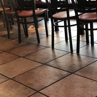 Disgusting lobby, trash cans full, and high chairs filthy. Food was underwhelming.