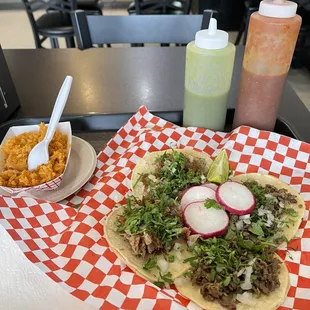 2 carnitas &amp; 2 carne asada tacos