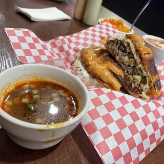 Birria torta