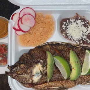 Mojarra frita estilo mexicano