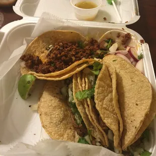 Tacos de lengua, chorizo, carne asada, chorizo