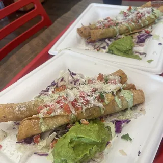 Taquitos 1 Papa 1 Pollo