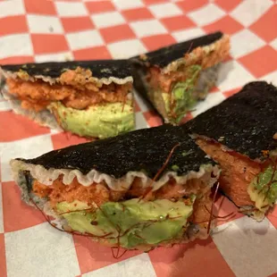 Spicy tuna nori taco