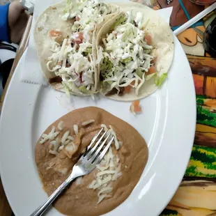 2 Americano tacos with beans on the side