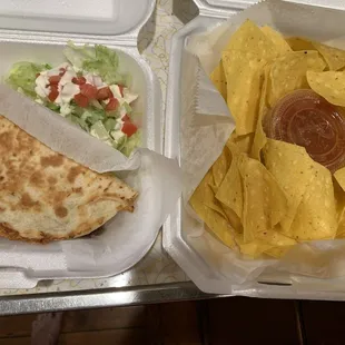 Al Carbon Quesadilla &amp; Chips/Salsa