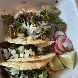 Tacos (lengua, alpastor, barbacoa)