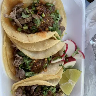 Asada Tacos. No carrots not chiles no nothing. Sad tacos