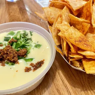 Queso 8 oz and house-made chips