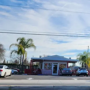 Tiny building just right next to the Pupusa restaurant