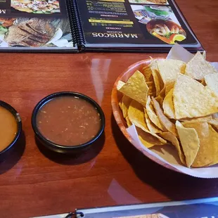 Chips with beans and salsa