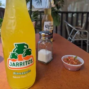 Jarritos and cerveza