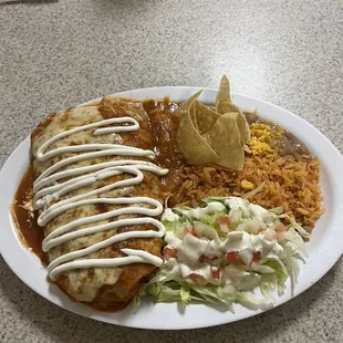 a plate of mexican food